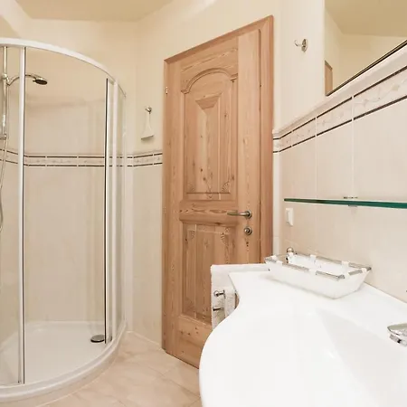 Leishof Apartment *